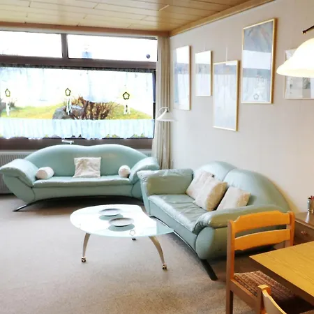 - 1208 -mit Hallenbad-